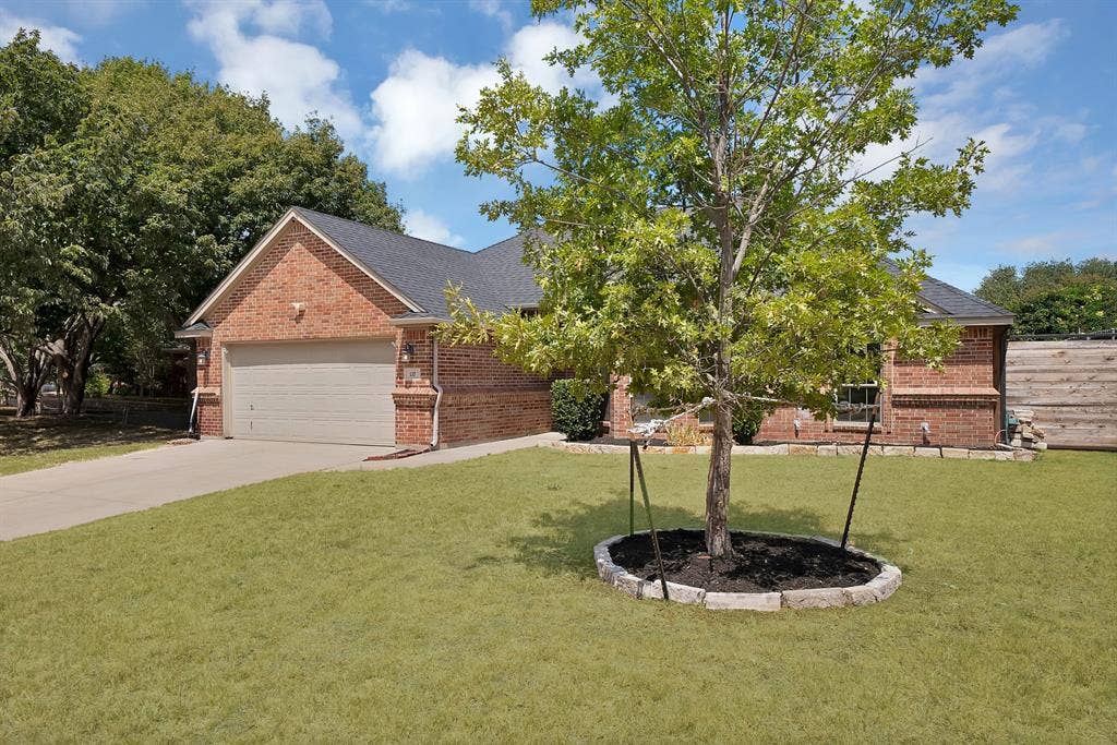 137 Hirth Drive, Crowley, TX 76036 137 Hirth Drive, Crowley, TX 76036