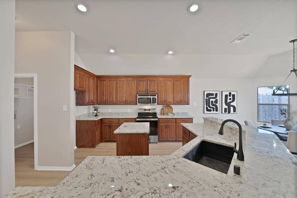 137 Hirth Drive, Crowley, TX 76036 137 Hirth Drive, Crowley, TX 76036