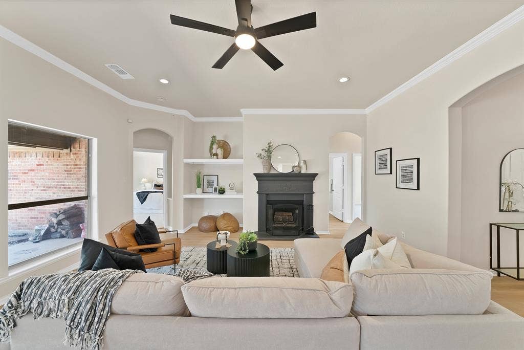 137 Hirth Drive, Crowley, TX 76036 137 Hirth Drive, Crowley, TX 76036