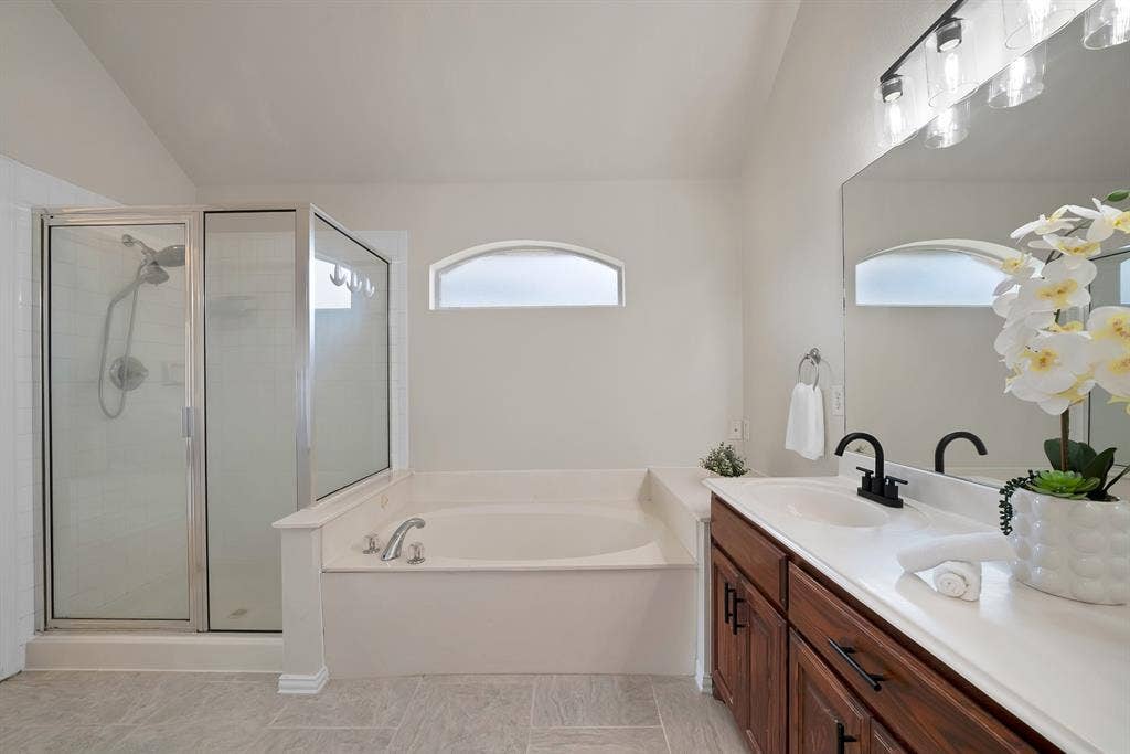 137 Hirth Drive, Crowley, TX 76036 137 Hirth Drive, Crowley, TX 76036