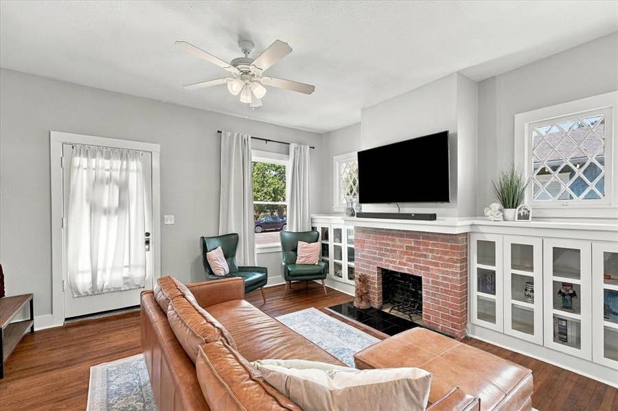 Property photo for 1933 Fairmount Avenue, Fort Worth, TX