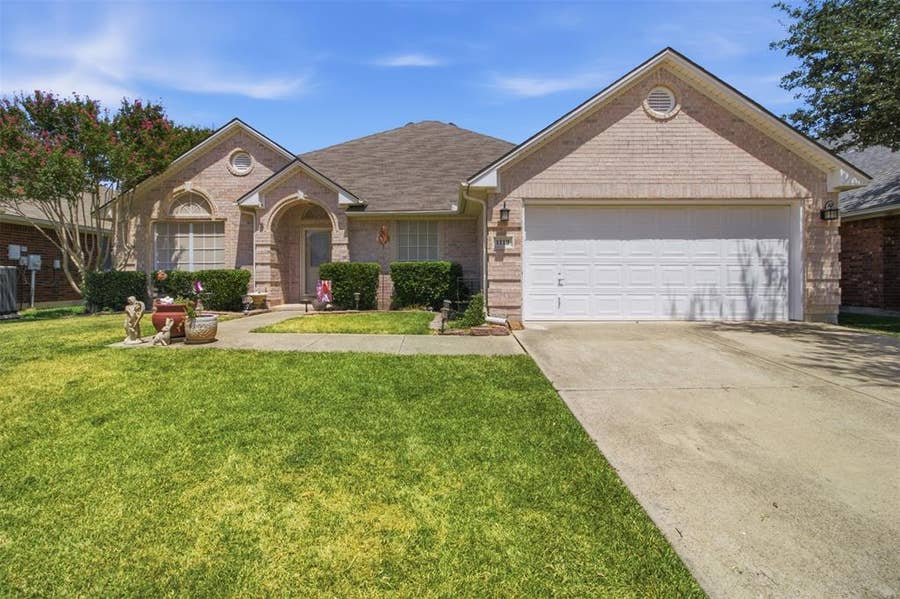 Property photo for 1112 Badbury Lane, Grand Prairie, TX