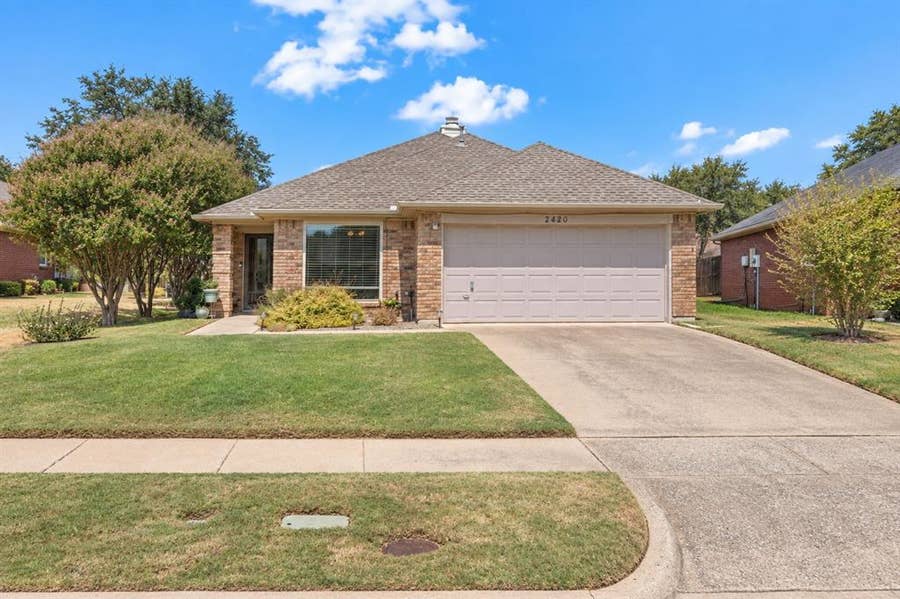 Property photo for 2420 Oakcrest Drive, Garland, TX