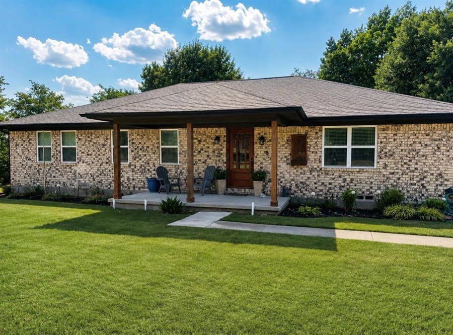 Property photo for 1731 N Mockingbird Lane, Midlothian, TX