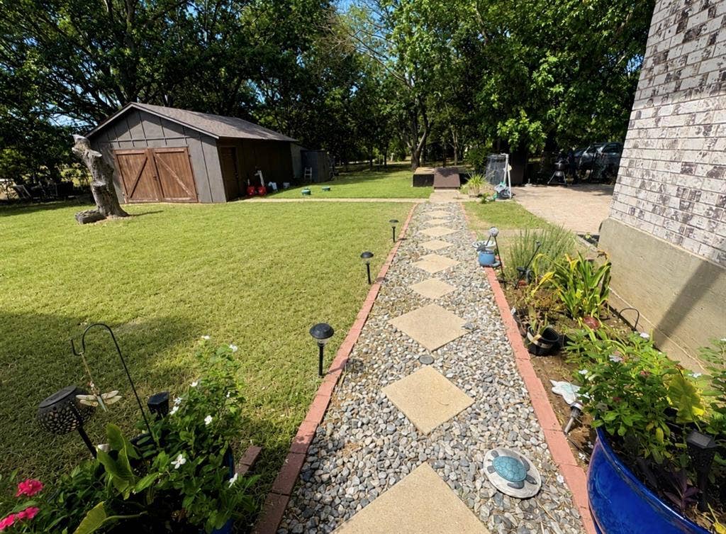 1731 N Mockingbird Lane, Midlothian, TX 76065