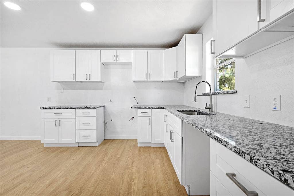 520 Circleview Drive S, Hurst, TX 76054 520 Circleview Drive S, Hurst, TX 76054