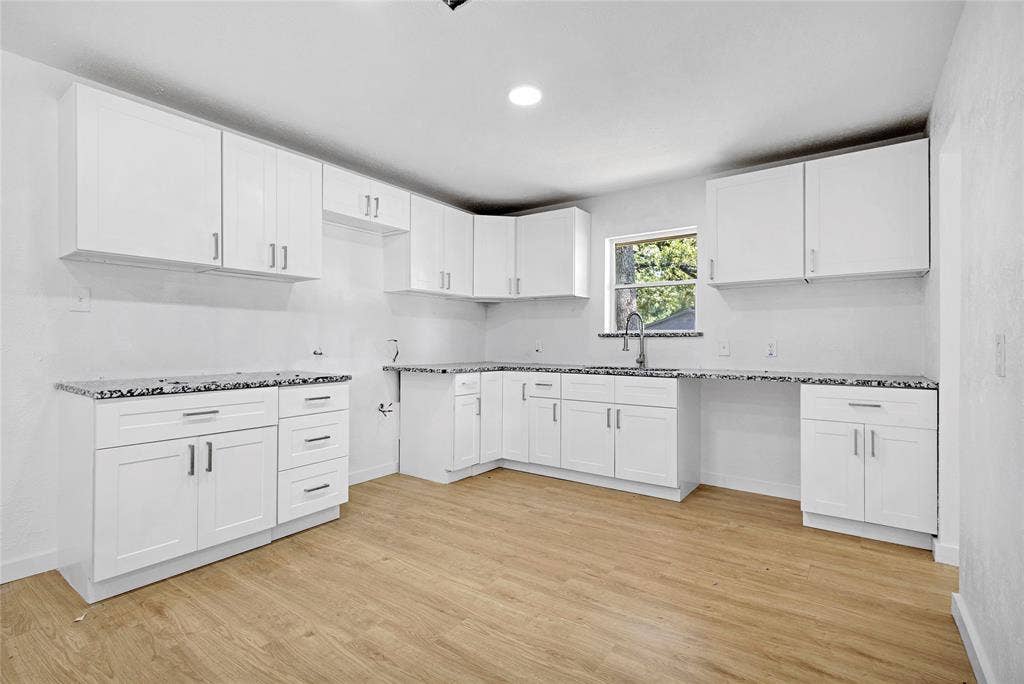 520 Circleview Drive S, Hurst, TX 76054 520 Circleview Drive S, Hurst, TX 76054