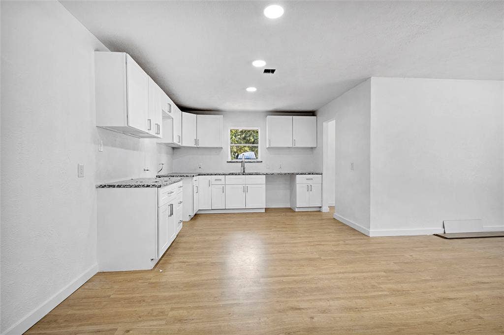 520 Circleview Drive S, Hurst, TX 76054 520 Circleview Drive S, Hurst, TX 76054