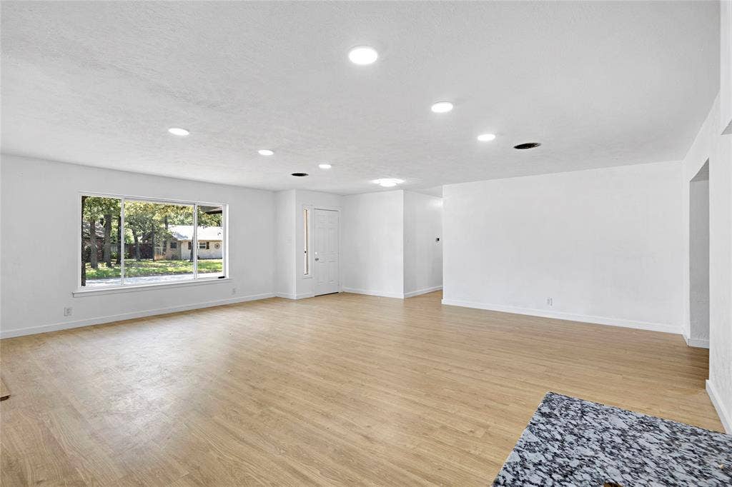 520 Circleview Drive S, Hurst, TX 76054 520 Circleview Drive S, Hurst, TX 76054