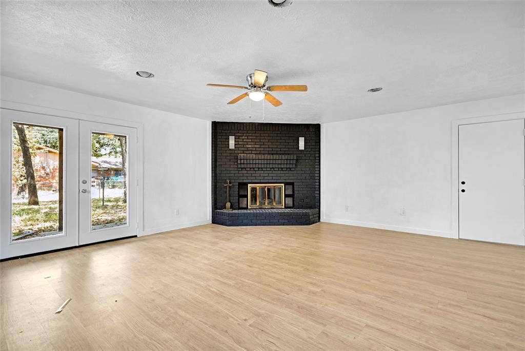 520 Circleview Drive S, Hurst, TX 76054 520 Circleview Drive S, Hurst, TX 76054