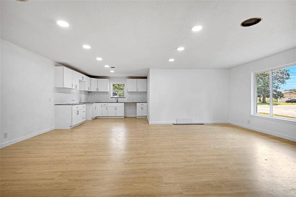 520 Circleview Drive S, Hurst, TX 76054 520 Circleview Drive S, Hurst, TX 76054