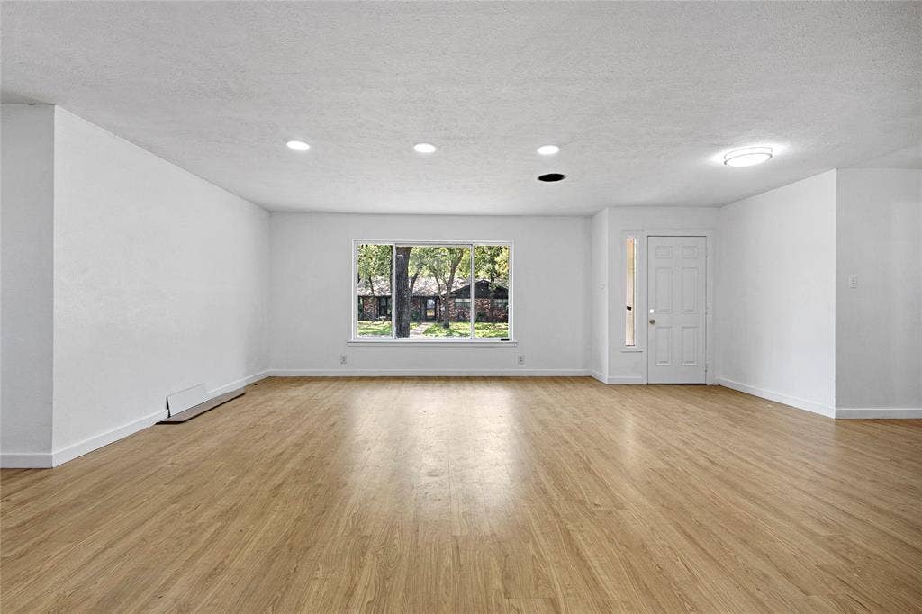 520 Circleview Drive S, Hurst, TX 76054 520 Circleview Drive S, Hurst, TX 76054