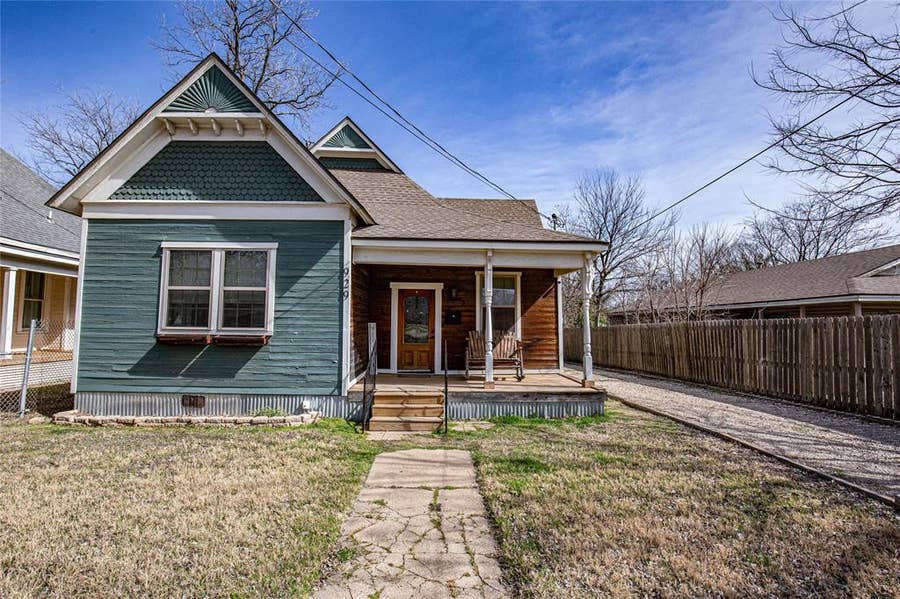 Property photo for 929 N 12th Street, Waco, TX