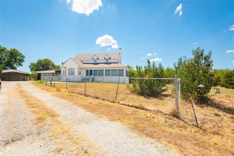 Property photo for 525 E Hazelwood Street, Princeton, TX