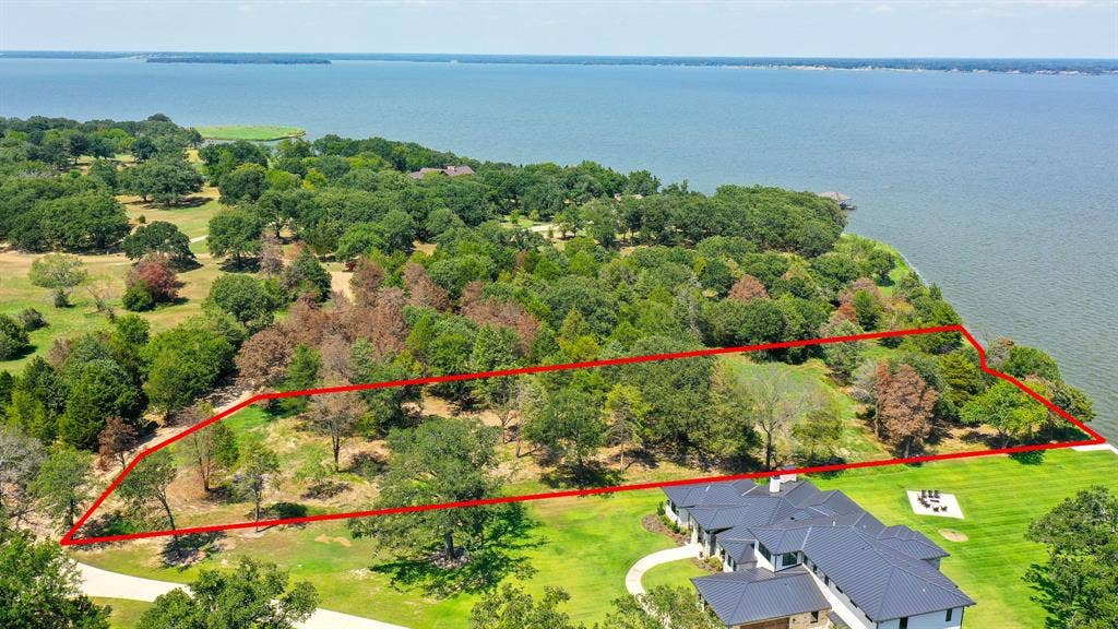 1801 Fox Hollow Lane, Kemp, TX 75143 Lines are approximate