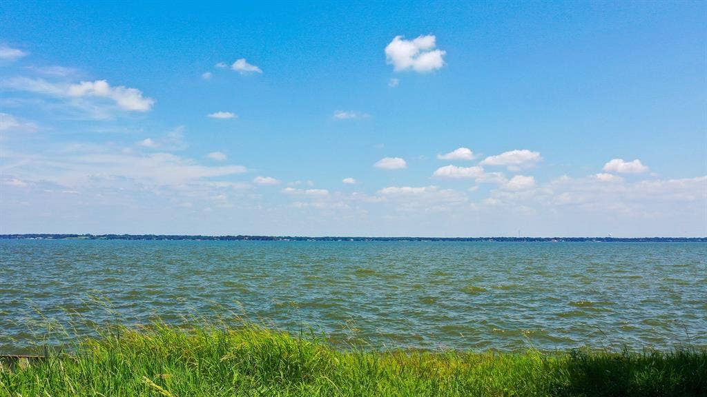 1801 Fox Hollow Lane, Kemp, TX 75143 Miles of open water view