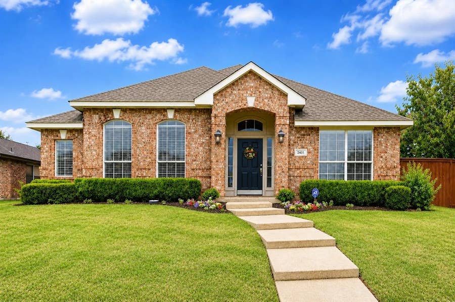 Property photo for 2401 Fieldcrest Drive, Rockwall, TX