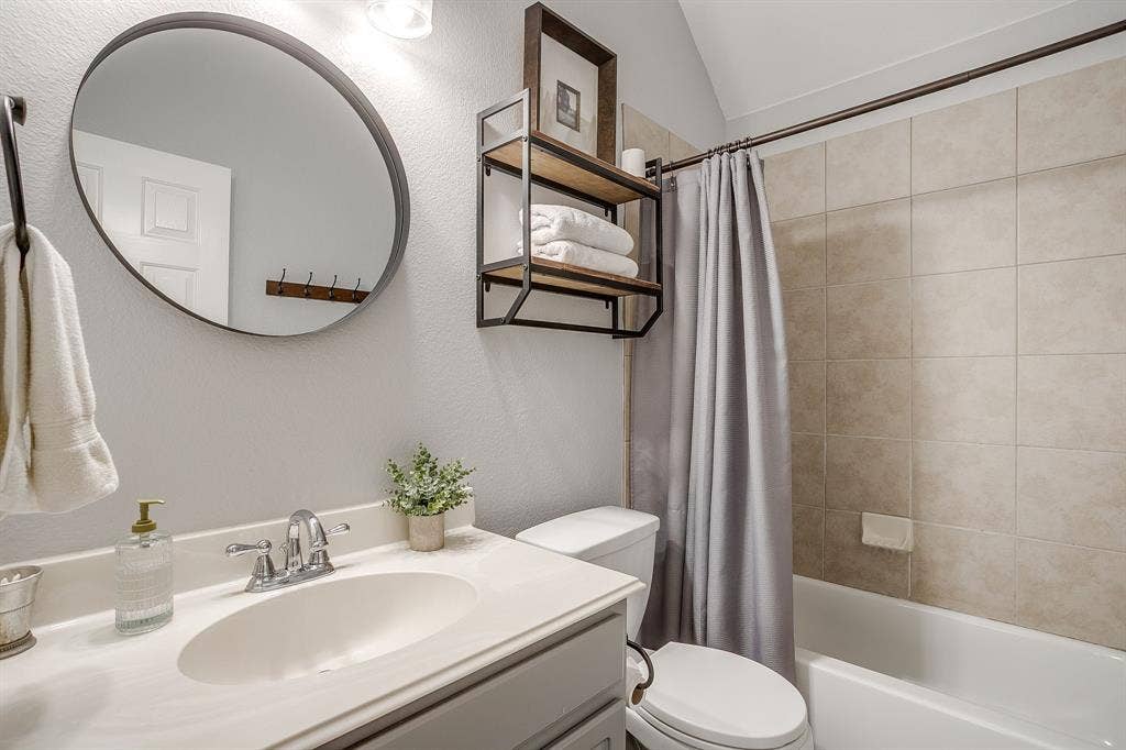 5504 Old Orchard Drive, Fort Worth, TX 76123