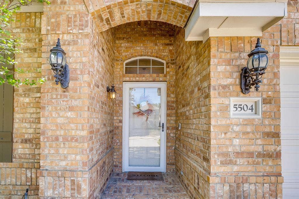 5504 Old Orchard Drive, Fort Worth, TX 76123