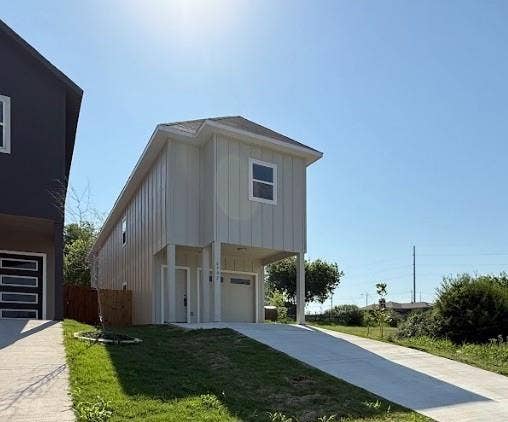 Property photo for 6702 S Lancaster Road, Dallas, TX