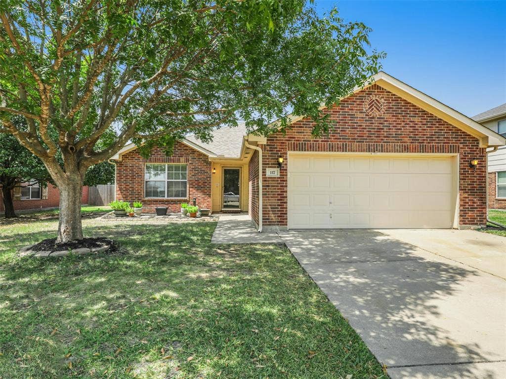 117 Palomino Lane, Krum, TX 76249 Well cared for front drive with good drive-up appeal well located in the neighborhood