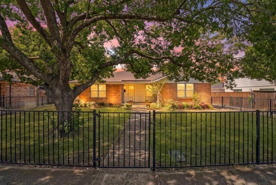 Property photo for 11315-11317 Lochwood Boulevard, Dallas, TX