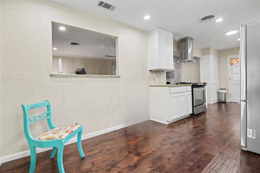 1114 Glouchester Drive, Garland, TX 75040 Kitchen Nook