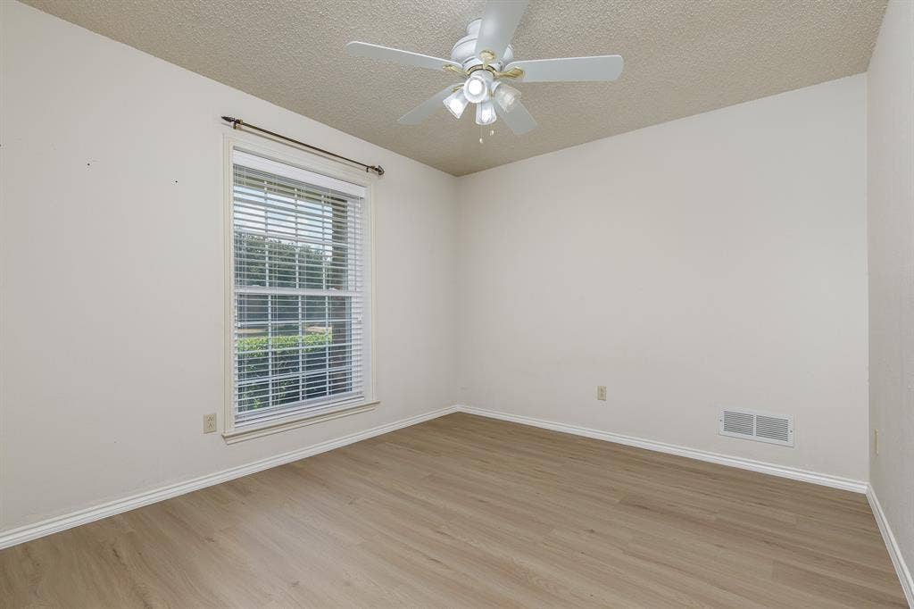 2526 Willowdale Drive, Carrollton, TX 75006 2526 Willowdale Drive, Carrollton, TX 75006