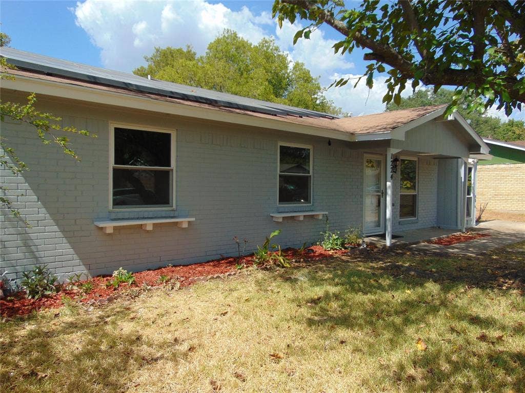 1224 Mars Drive, Cedar Hill, TX 75104