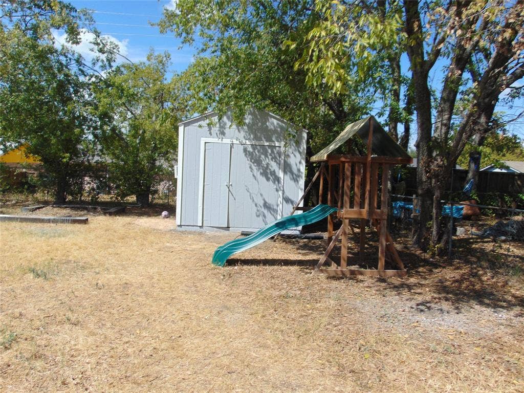 1224 Mars Drive, Cedar Hill, TX 75104