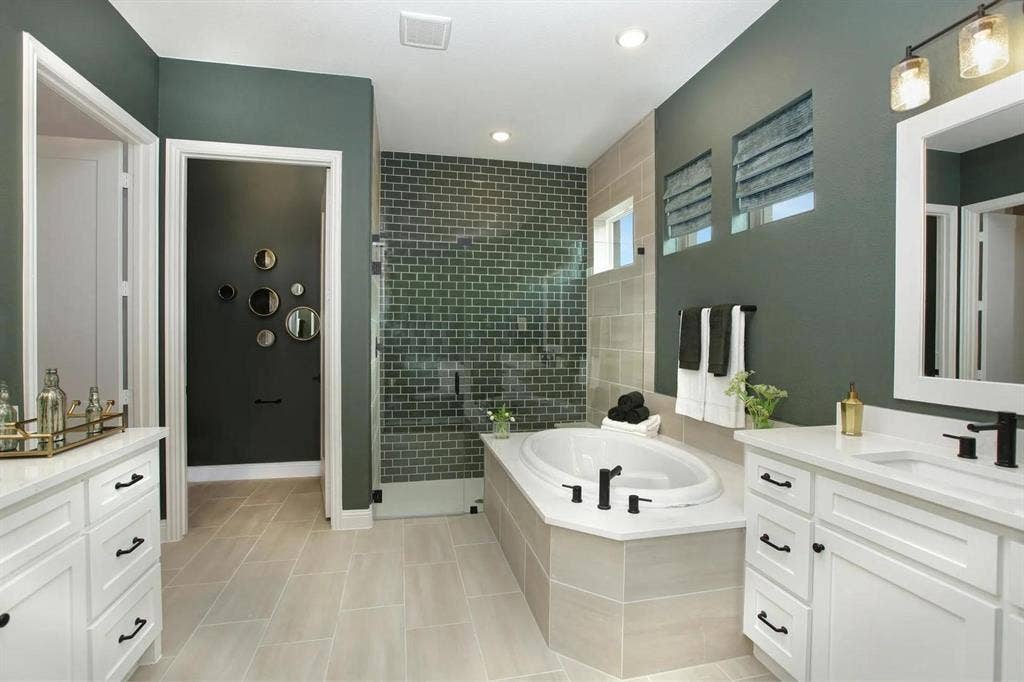 2712 Oak Blossom Drive, McKinney, TX 75071 The Brynlee Primary Bath