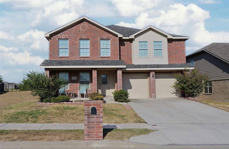 Property photo for 3129 Coyote Canyon Trail, Fort Worth, TX