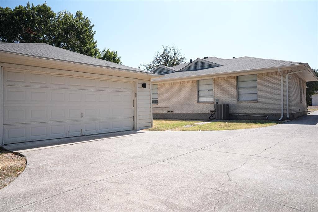 6565 Ascot Lane, Dallas, TX 75214 6565 Ascot Lane, Dallas, TX 75214