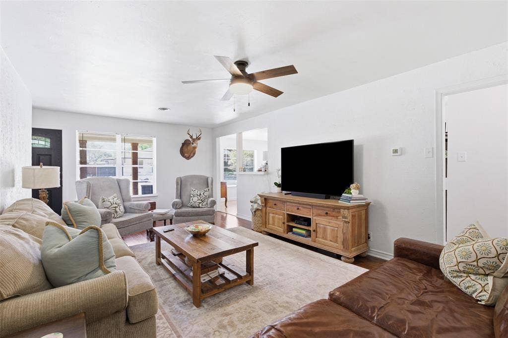 6565 Ascot Lane, Dallas, TX 75214 6565 Ascot Lane, Dallas, TX 75214