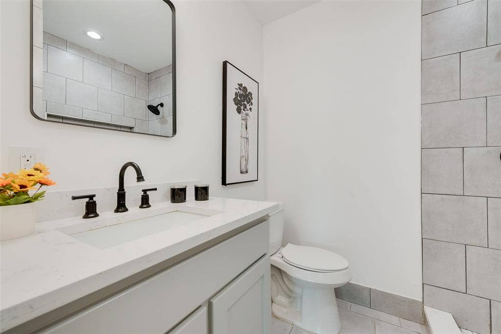 10166 San Lorenzo, Dallas, TX 75228 10166 San Lorenzo, Dallas, TX 75228