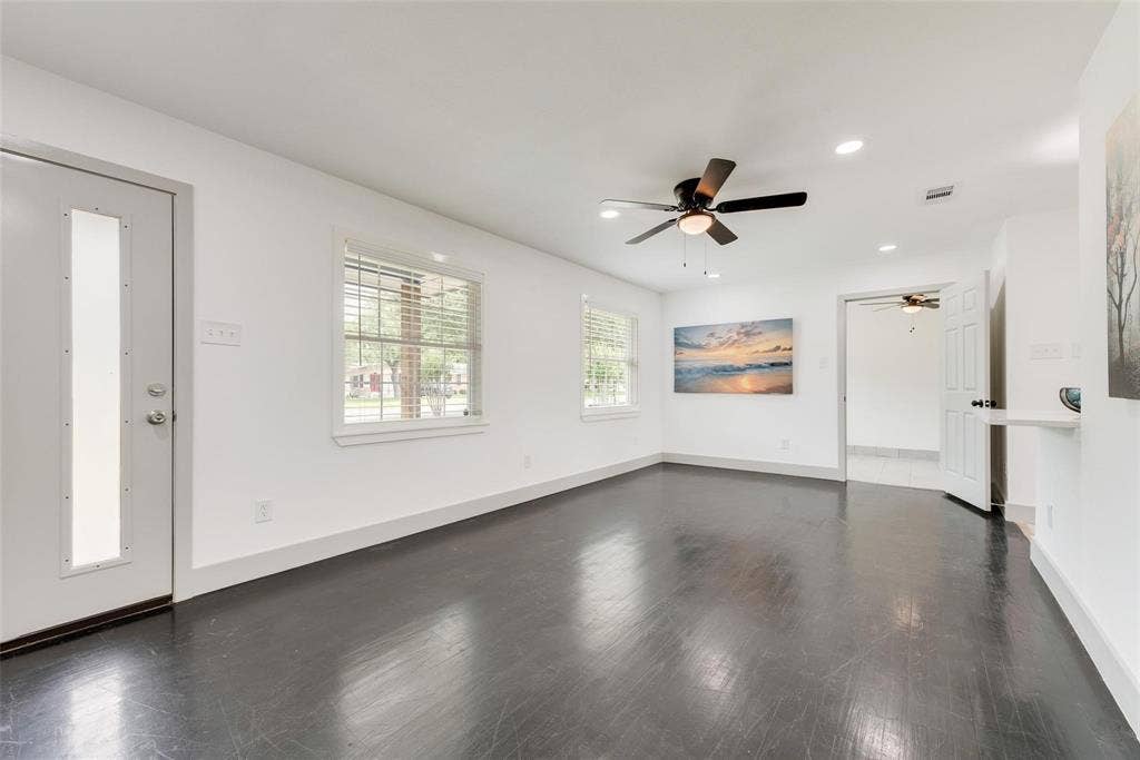 10166 San Lorenzo, Dallas, TX 75228 10166 San Lorenzo, Dallas, TX 75228