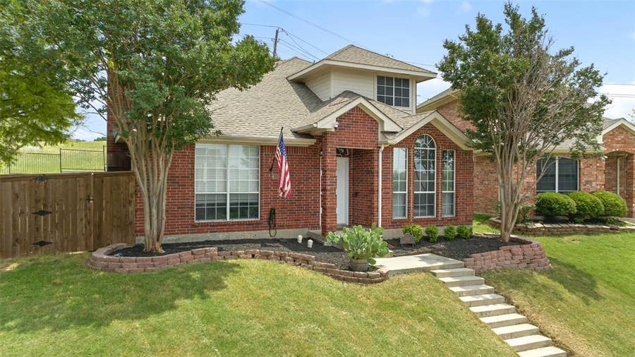 Property photo for 4100 Creekhollow Drive, Carrollton, TX