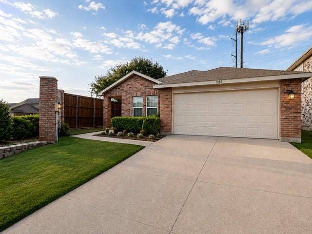 Property photo for 1060 Mosaic Drive, Fort Worth, TX