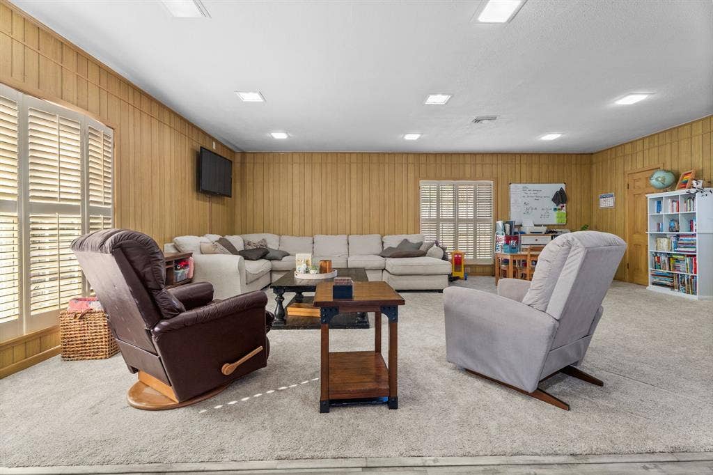 1936 Montrose Drive, Tyler, TX 75701 1936 Montrose Drive, Tyler, TX 75701