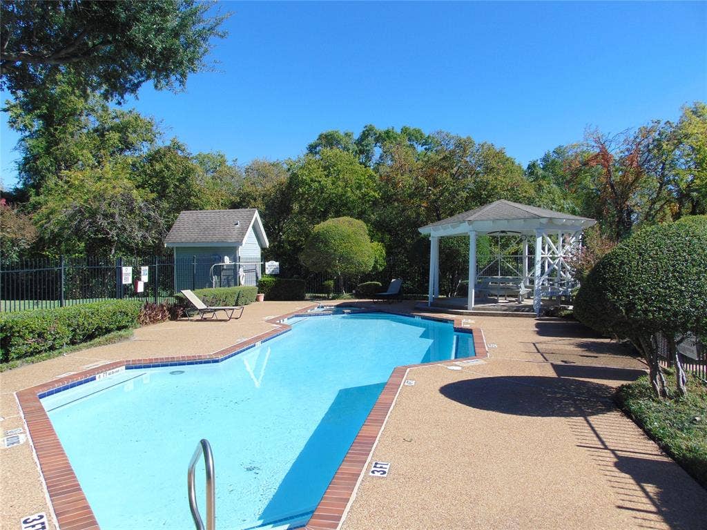 3041 Waterfront Circle, Garland, TX 75042 Community pool. No worries for you...just Enjoy!