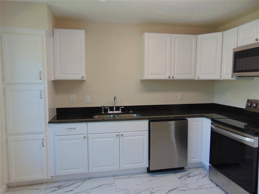 3041 Waterfront Circle, Garland, TX 75042 New cabs and granite 2026