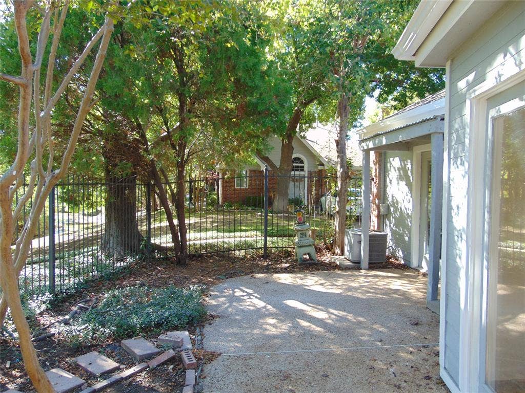 3041 Waterfront Circle, Garland, TX 75042 Behind house. Serene