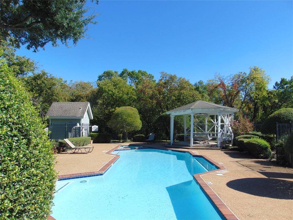 3041 Waterfront Circle, Garland, TX 75042 Community pool