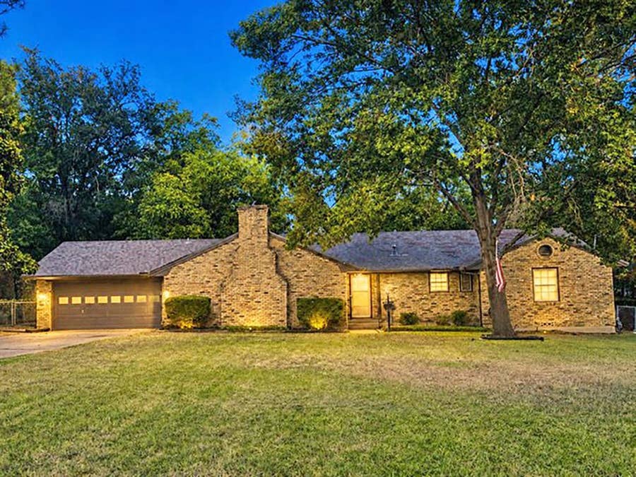 Property photo for 2710 Crestwood Place, Denton, TX