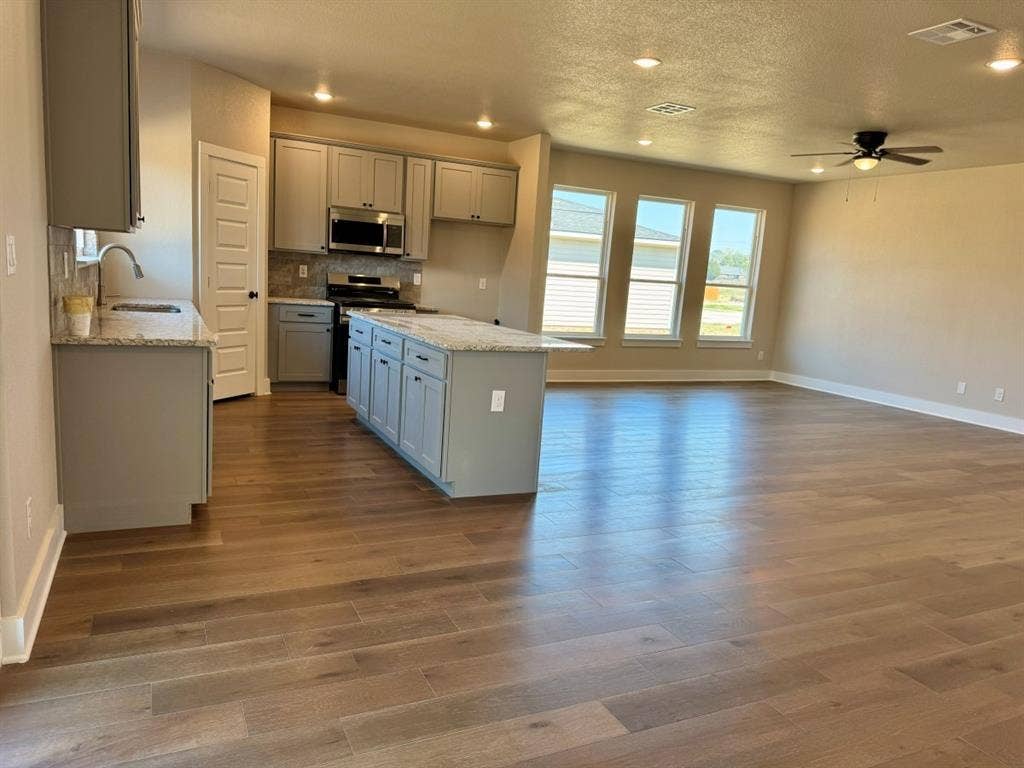15528 Greenhouse Way, Lindale, TX 75771 15528 Greenhouse Way, Lindale, TX 75771