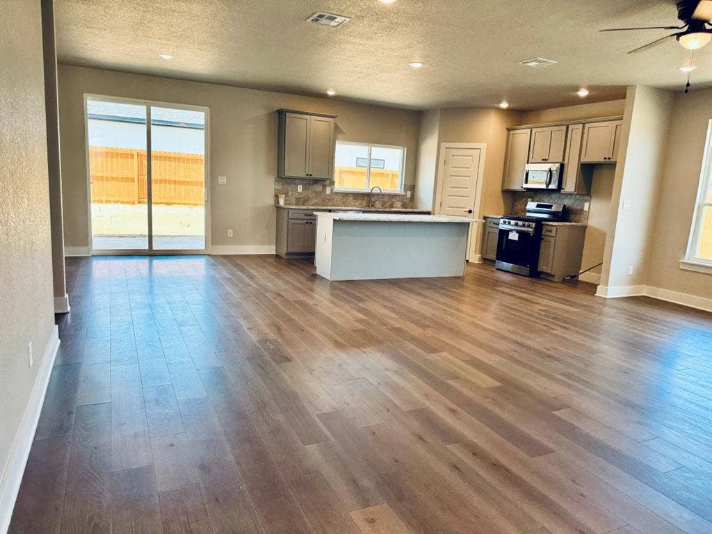 15528 Greenhouse Way, Lindale, TX 75771 15528 Greenhouse Way, Lindale, TX 75771