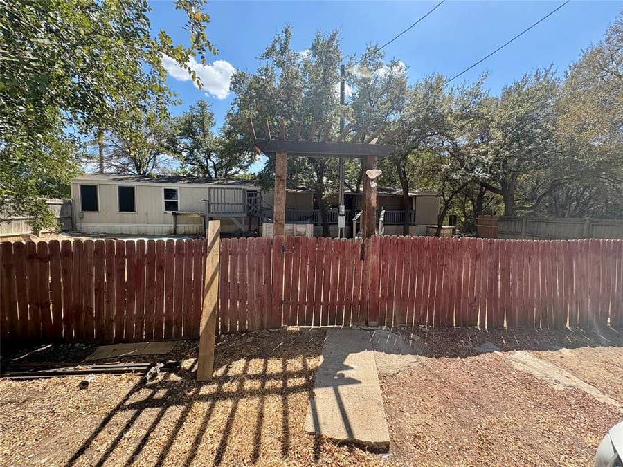 Property photo for 839 Tepee Trail, Granbury, TX