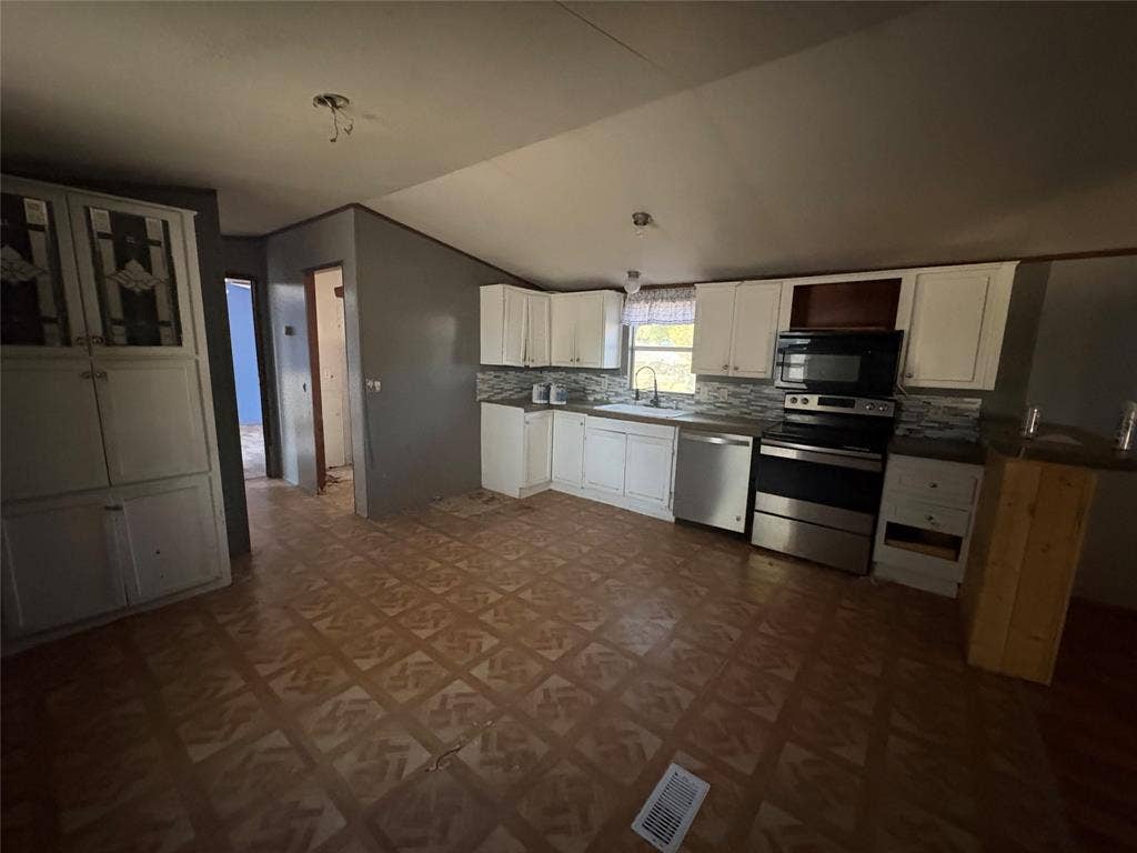 839 Tepee Trail, Granbury, TX 76048 839 Tepee Trail, Granbury, TX 76048