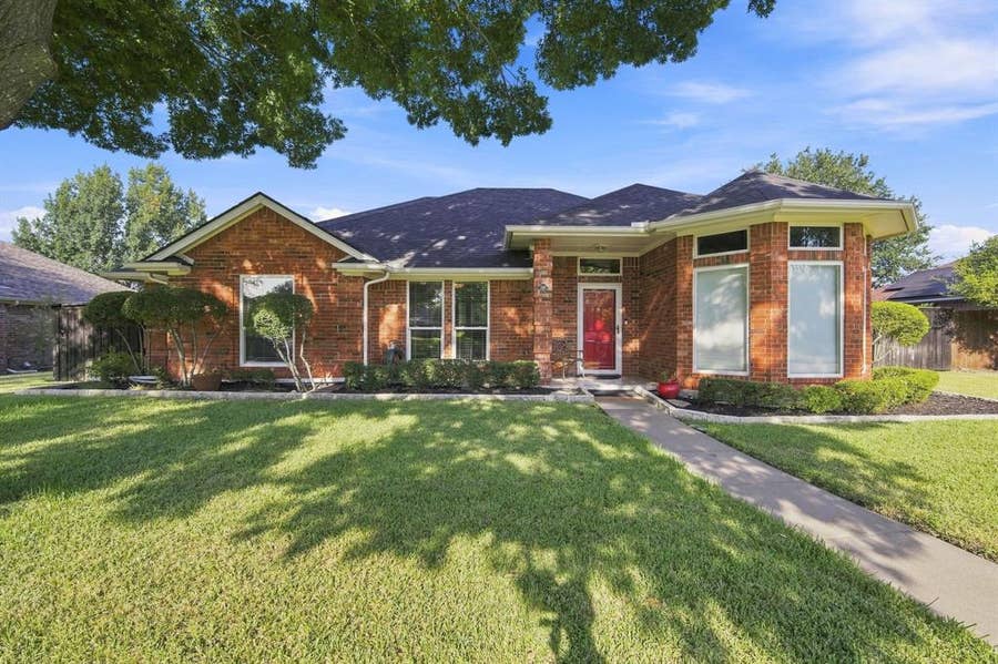Property photo for 214 Barbara Way, Red Oak, TX