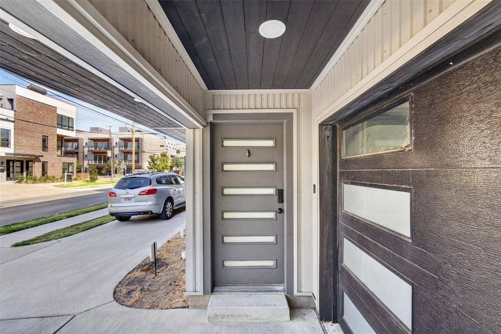 2349 N Carroll Avenue, Dallas, TX 75204